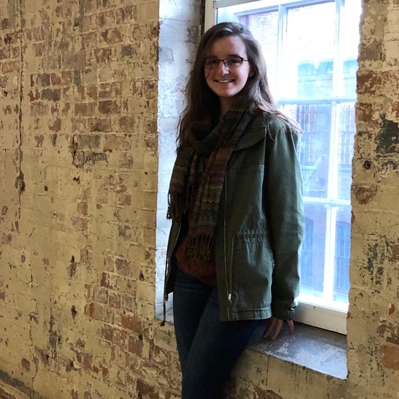 Meet your Posher, Crystal - Picture 1 of 1